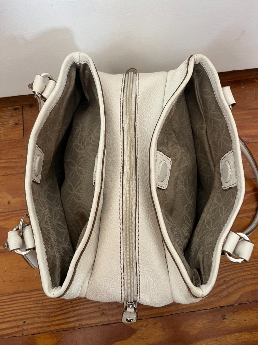 FOSSIL purse - Picture 5 of 10